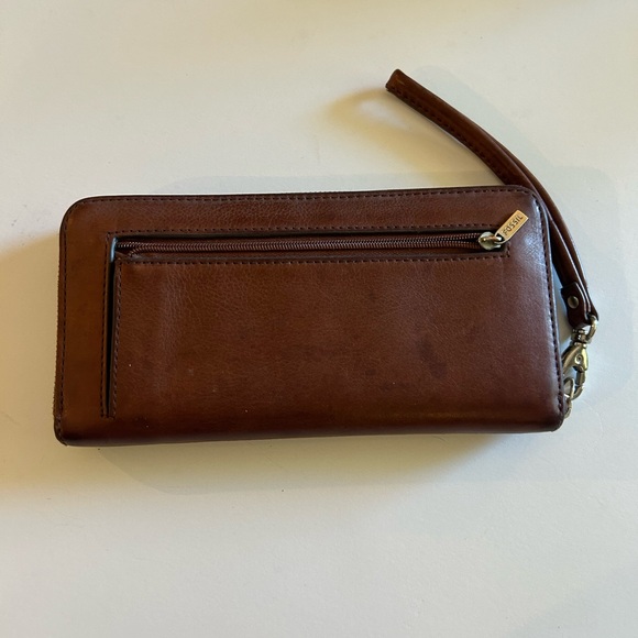 Fossil leather’s wristlet wallet brown In Excellent preowned - Picture 6 of 8
